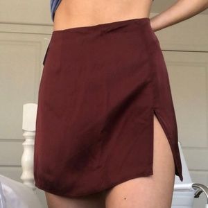 ARITZIA Sunday best, Tatiana skirt, burgundy, size 4